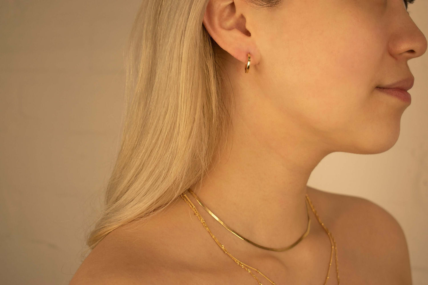 small gold hoop earrings